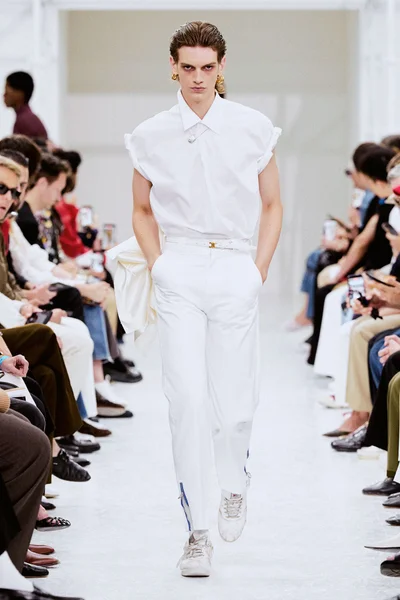 Look 26